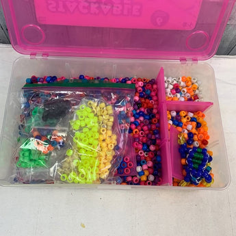 Plastic Craft Box Filled with Hundreds of Pony Beads Girls Fun Craft Lot - 1