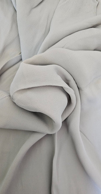 670dca8034be6e479edf2839_green-crepe2_1779156264890.jpg