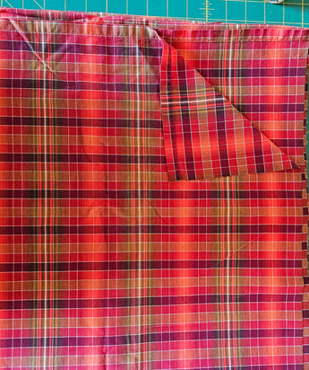 670dca8034be6e479edf2839_plaid-4_1790136225147.jpg
