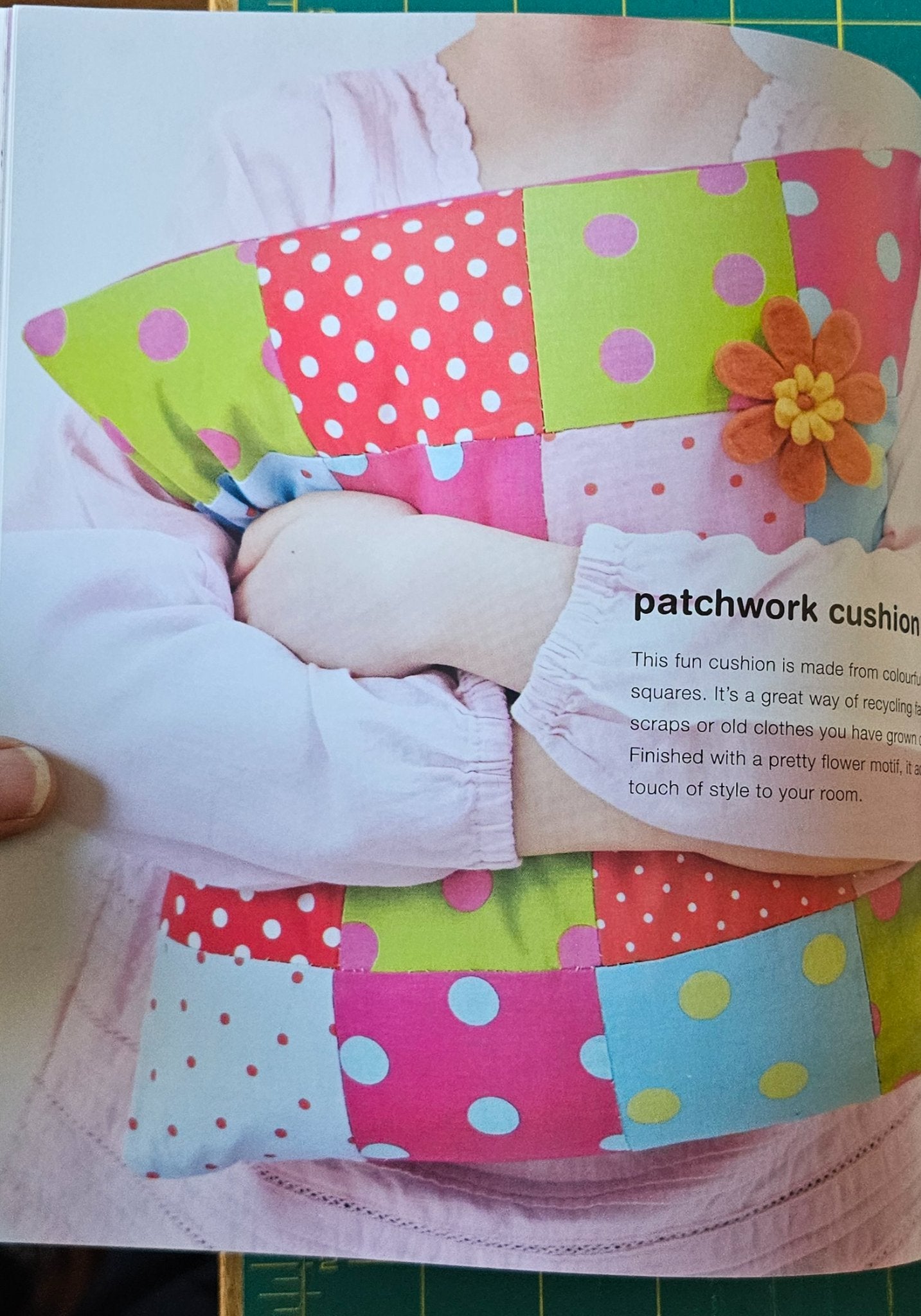Book Kids Rainy Day Book of Things to Make and Do 50+ Projects softcov ...