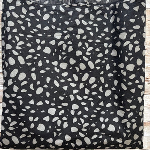 670dca8034be6e479edf2839_black-and-grey-stone-large_1771291198305.jpeg