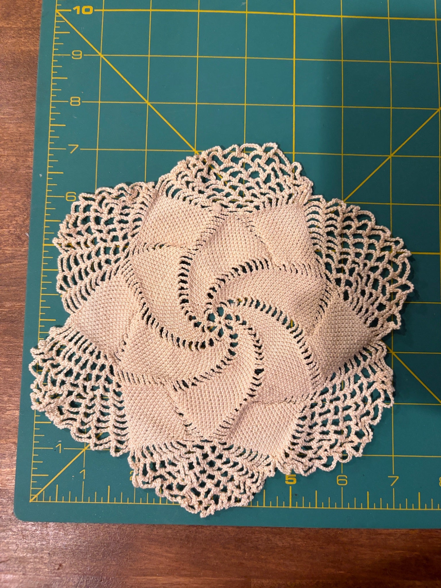 5 Vintage Small Doilies – Remnants by Peo Vee