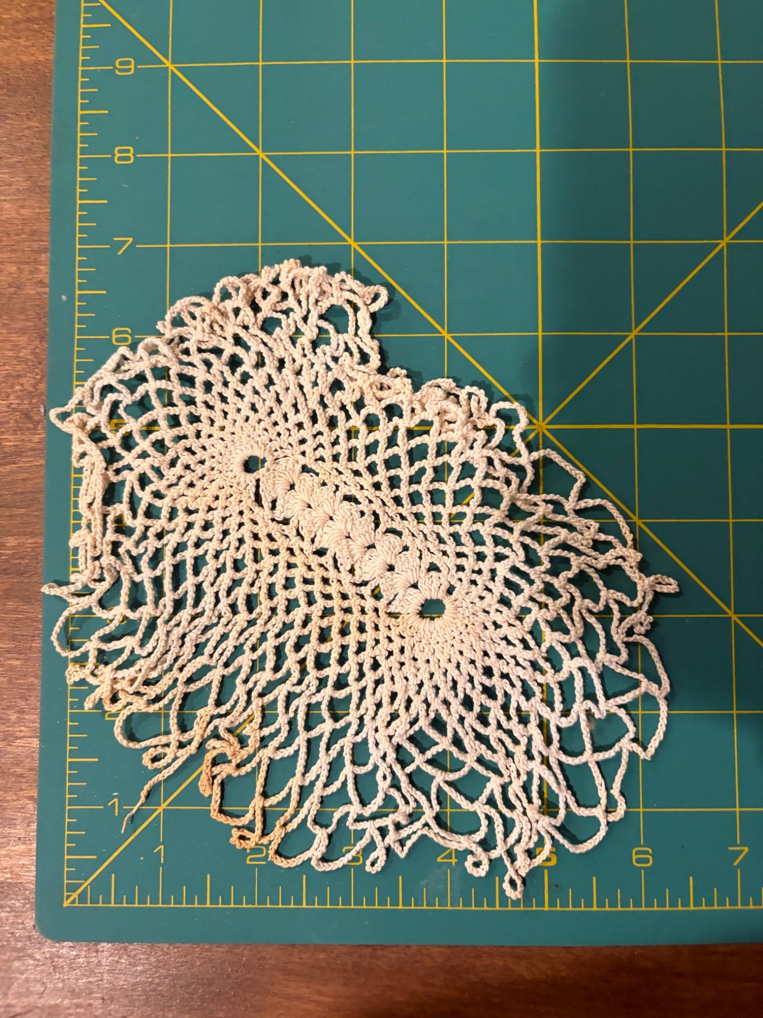 5 Vintage Small Doilies – Remnants by Peo Vee
