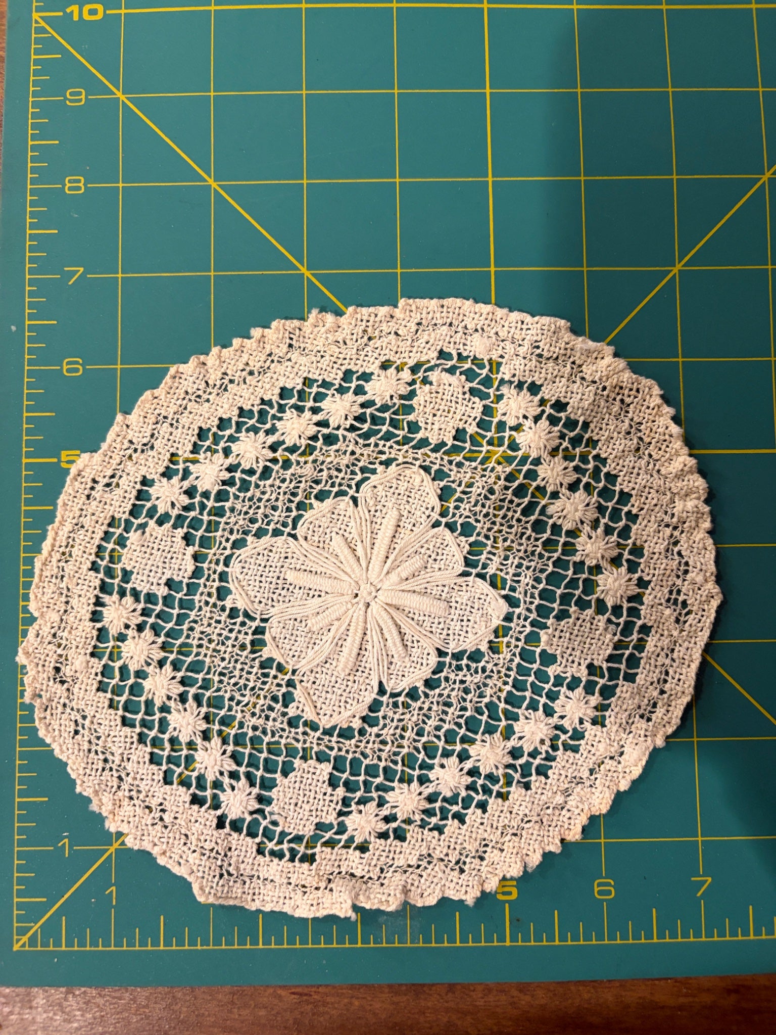 5 Small Vintage Doilies – Remnants by Peo Vee