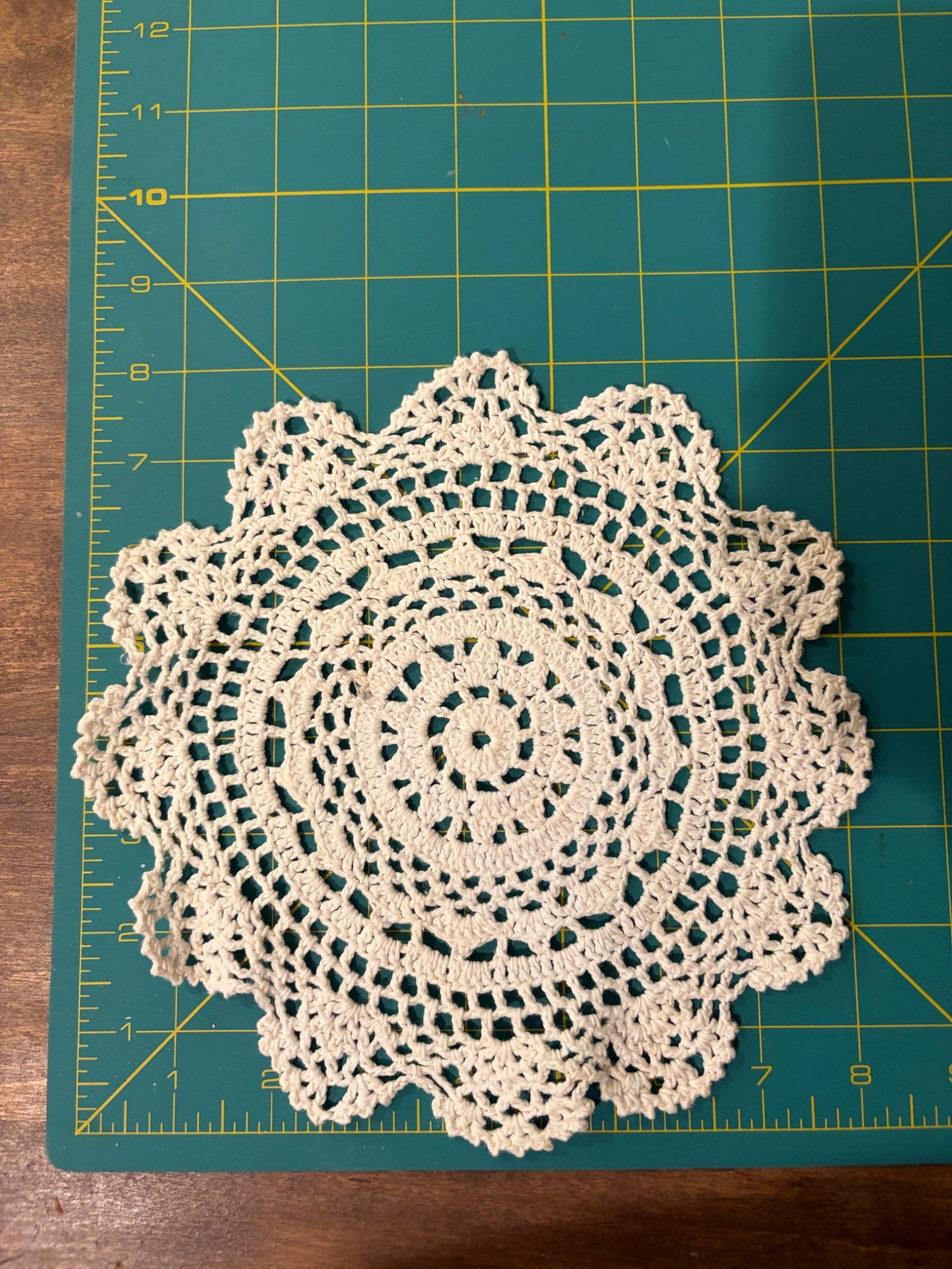 5 Small Vintage Doilies – Remnants by Peo Vee