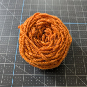 100% New Zealand Wool Macrame & Weaving Yarn - Pumpkin - 4oz Cake
