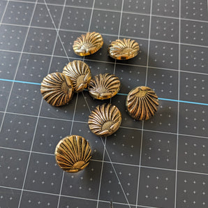 Gold Metalized Plastic Sunset Shank Buttons - 1in