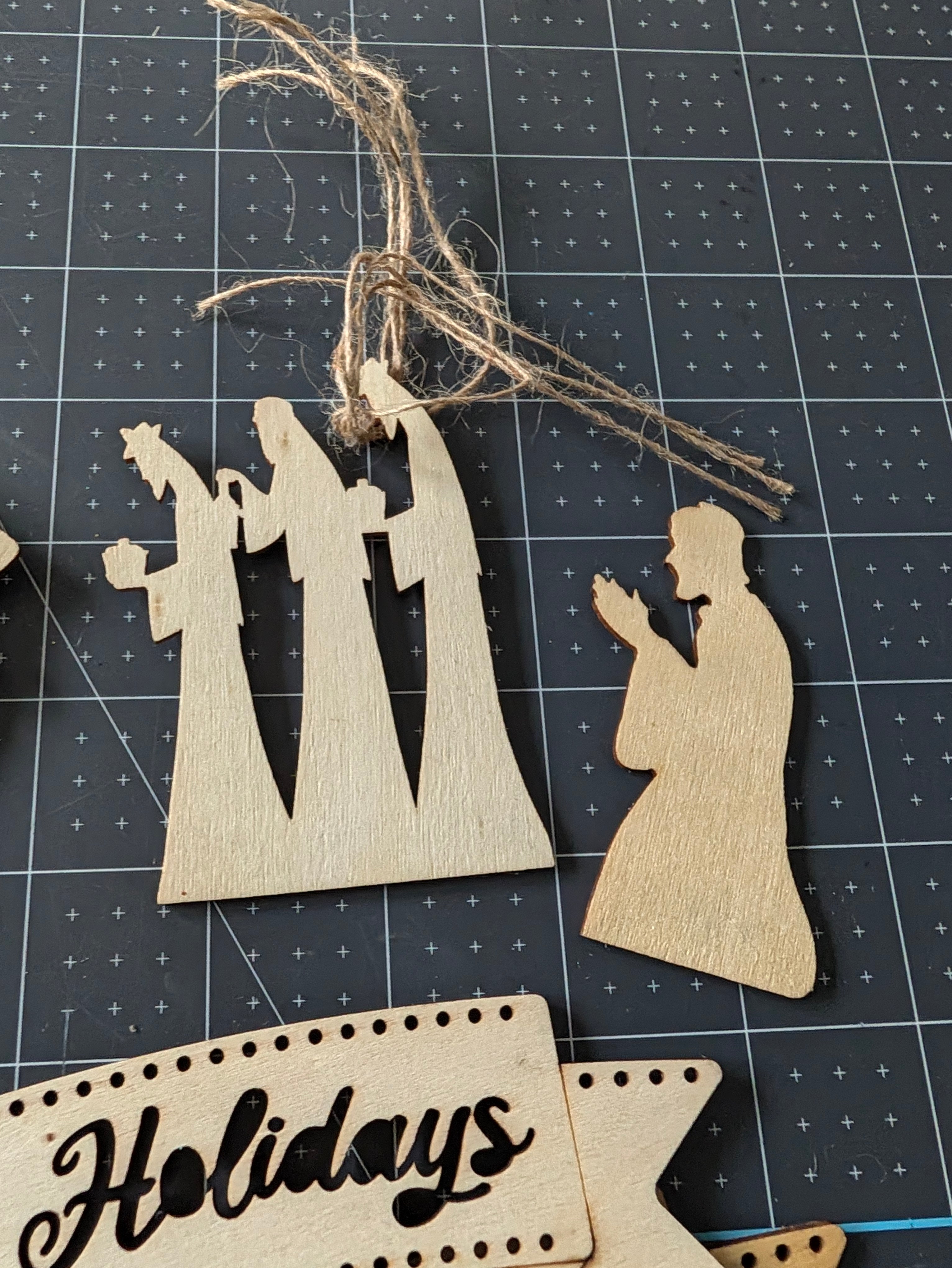 Happy Holidays Misc. Wooden Parts Bundle – Remnants by Peo Vee